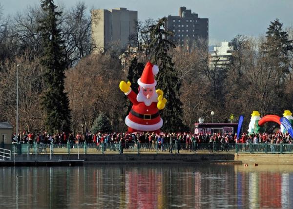 Quality Large Commercial Santa Claus Inflatable Advertising Products For Promotion 10 m for sale