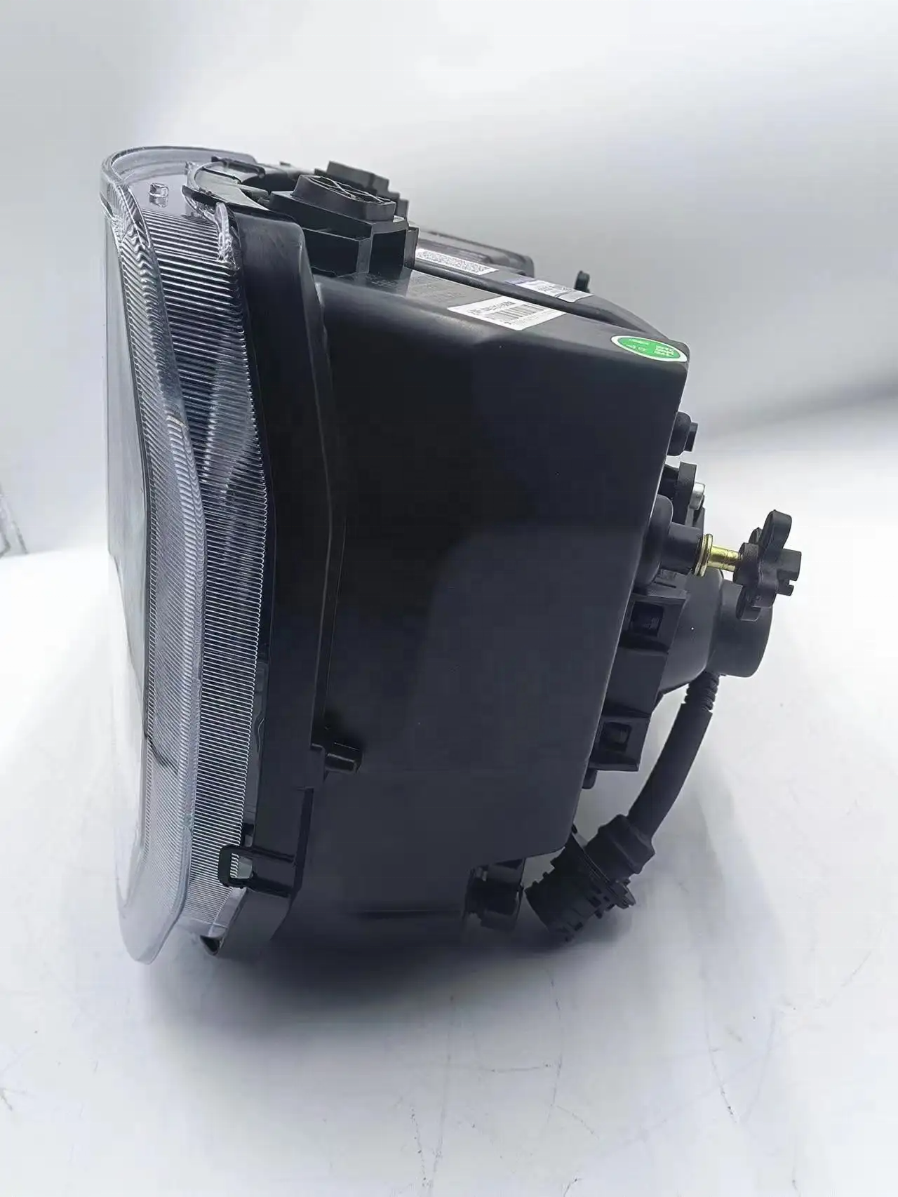 Customize Your Shacman F2000/F3000/X3000/M3000 Trucks with Dz96189722010 Led Lights