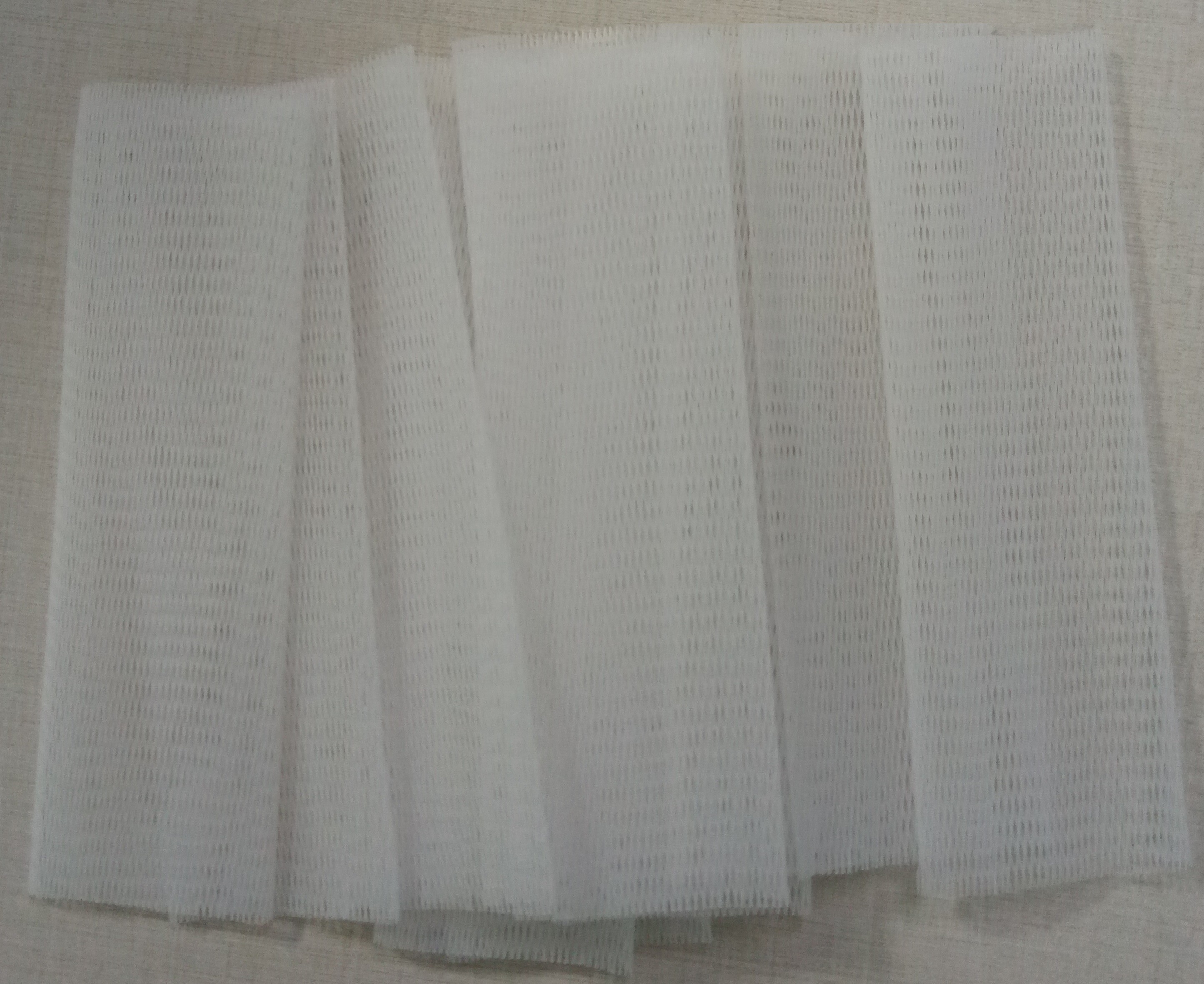 White PE Protective Mesh Liquor Bottle Sleeves 80 Mesh Reusable Soft Polyethylene