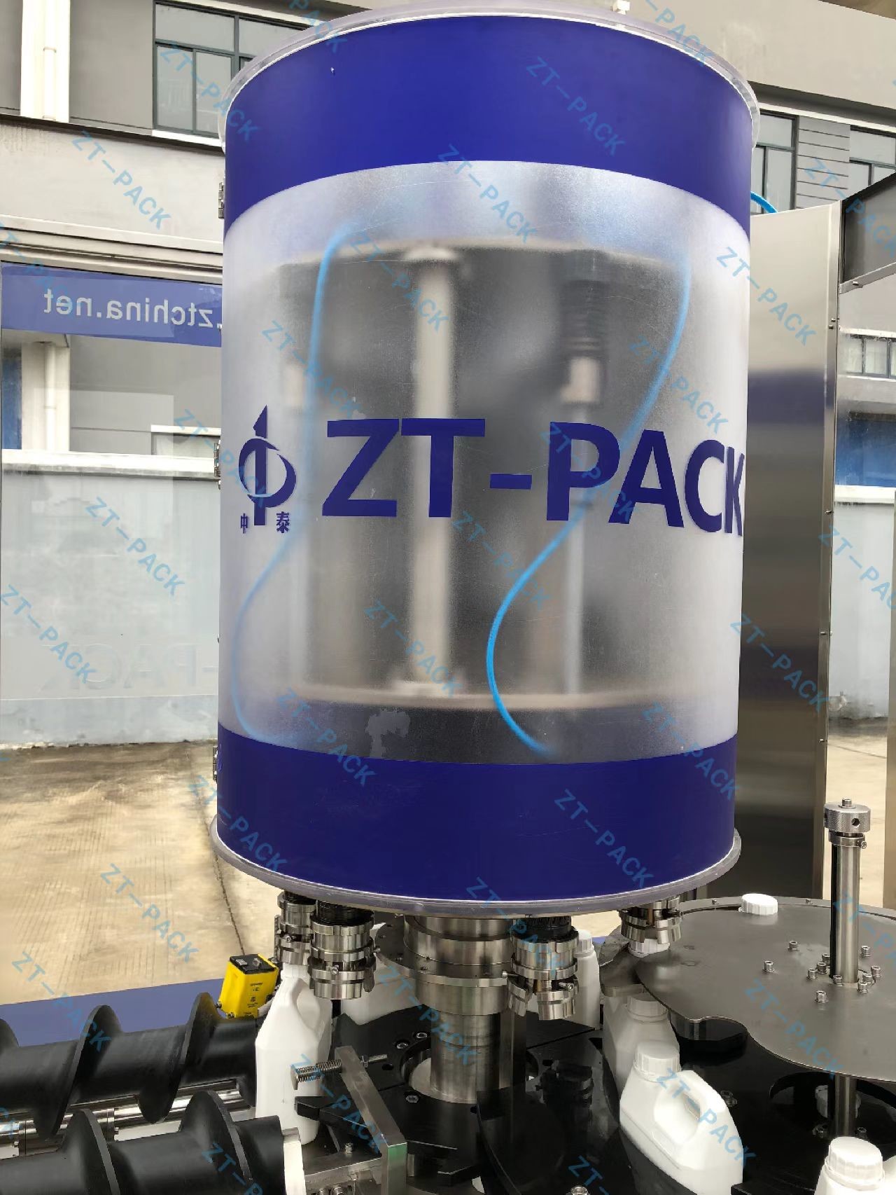 Rotary Cap Tightening Machines Pneumatic 4000bph Bottle Screw Capping Machine