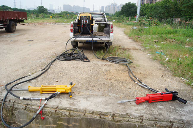 Powerful Concussion Handheld Hydraulic Breaker Portable For Pavement Rock