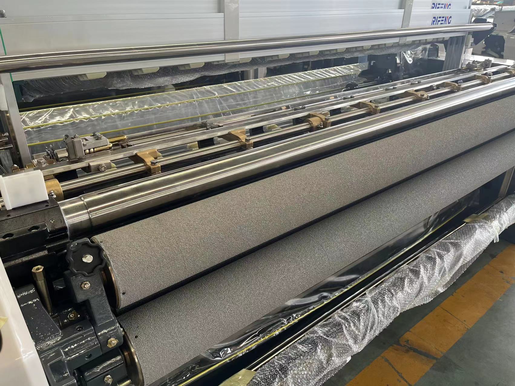 1000 RPM Electronic Dobby Loom 3.6m Water Jet Looms Textile Warping Machine