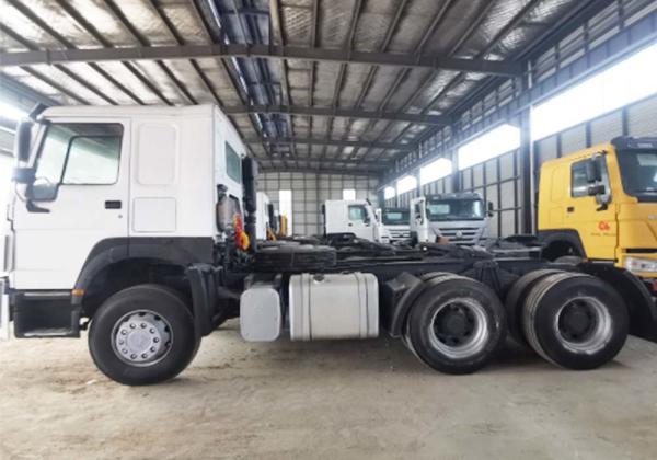 Buy cheap HW76 Used Sinotruk Electric Truck Head 450hp Sinotruk A7 6x4 from wholesalers