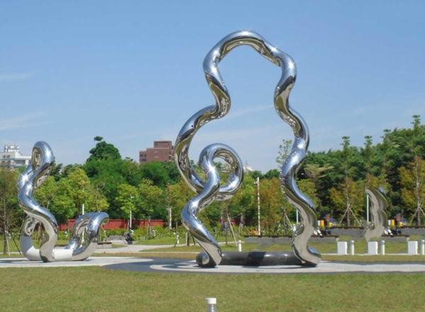 Buy cheap Welding Modern Garden Outdoor Yard Statues Handmade Polished Metal Art from wholesalers