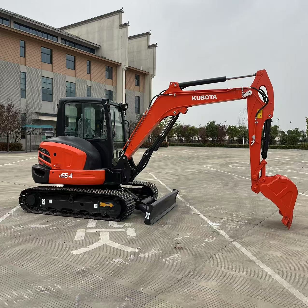 Original Brand Kubota Used U55-4 Crawler 5 Ton Mini Backhoe Digger For Garden