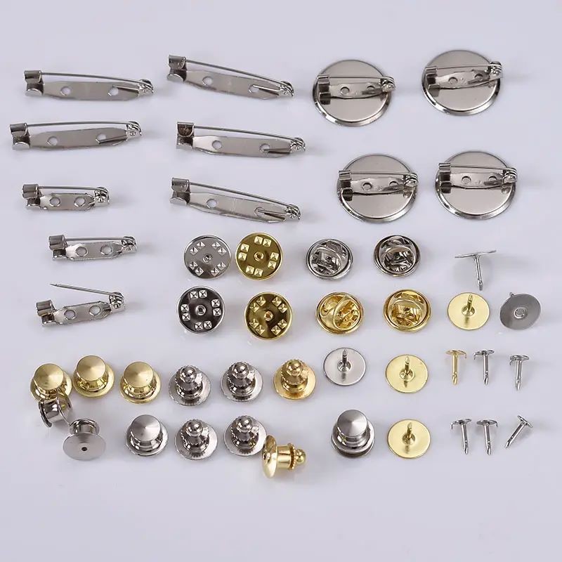 UAE Style 3D Die Casted Antique Custom Metal Lapel Pins Zinc Alloy With Leaf Pendants