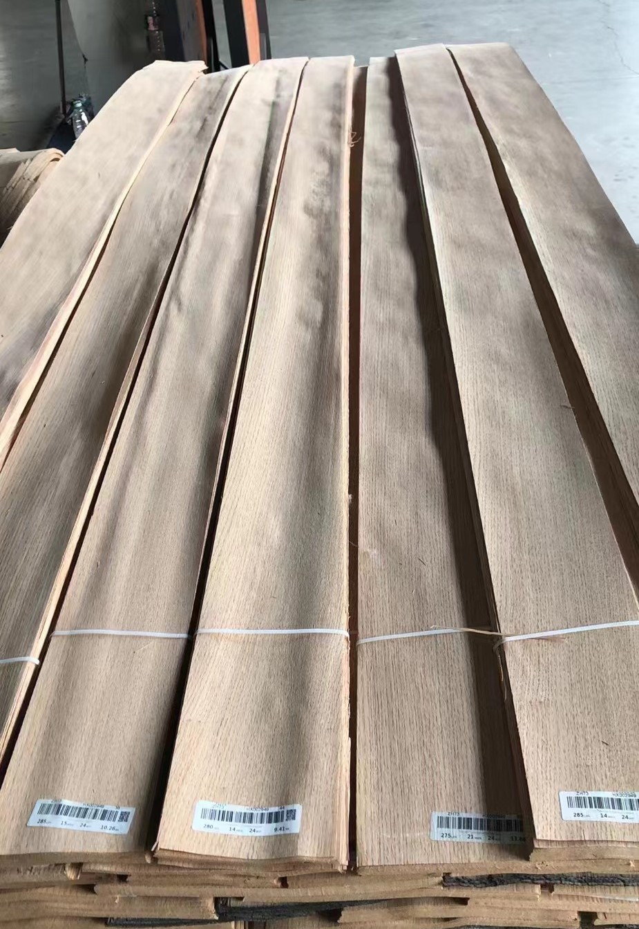 Price Oak Veneers Red Oak Wood Veneer 0.45mm Wood Veneer Wall Panels for Flooring Furniture
