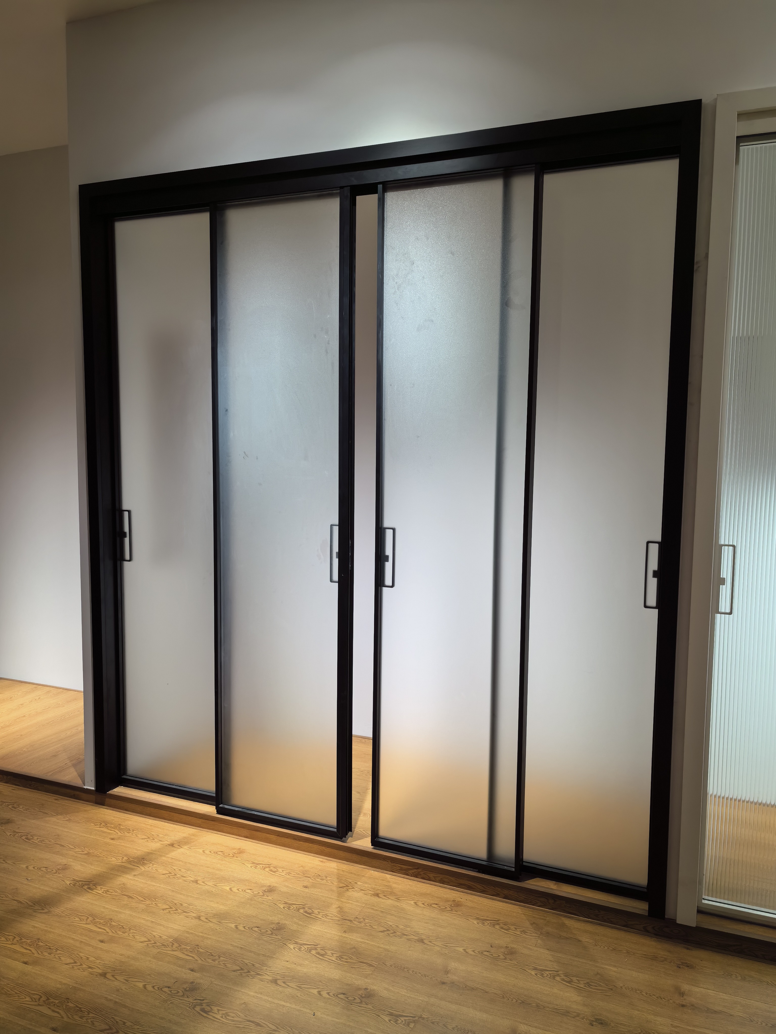 China Factory Customize Interior Modern Black Slim Frame Aluminum Interior Sliding Glass Door