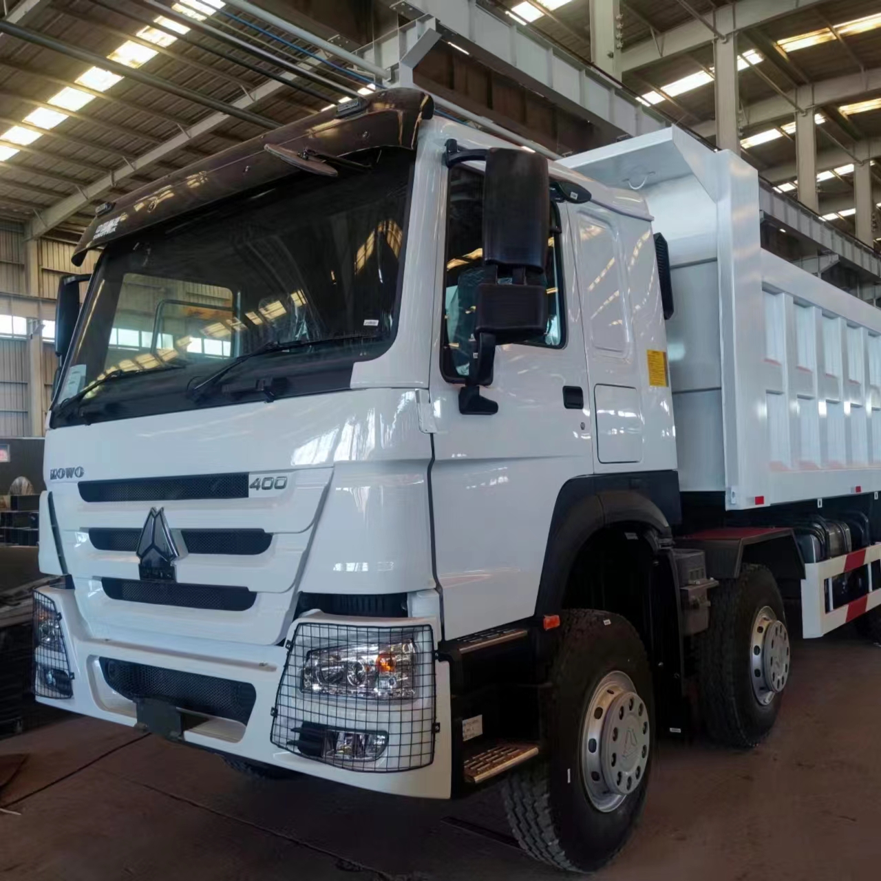 Howo 8x4 LHD Dump Tipper Truck with Maximum Torque 500-1000Nm and Engine Capacity 6-8L
