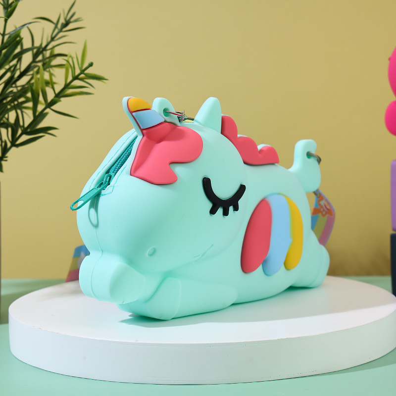 Birthday Gift Bag Toy Students Kids Present Kawaii Crossbody Bag Cute Shoulder Bag Cartoon Animal Silicone Makeup Bag