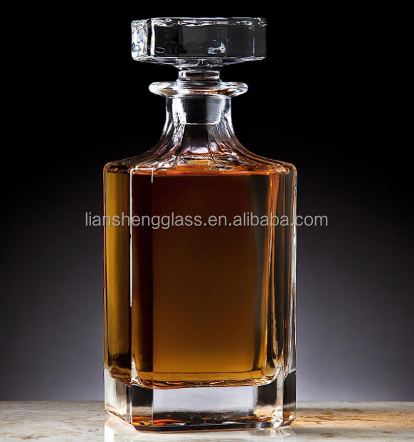 Clear Industrial Beverage Decanter for Unique Shape Crystal Glass Whisky Engraving