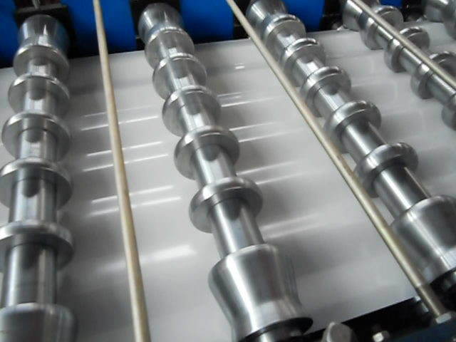 Aluminium Profile Corrugated Roll Forming Machine High Speed For Construction
