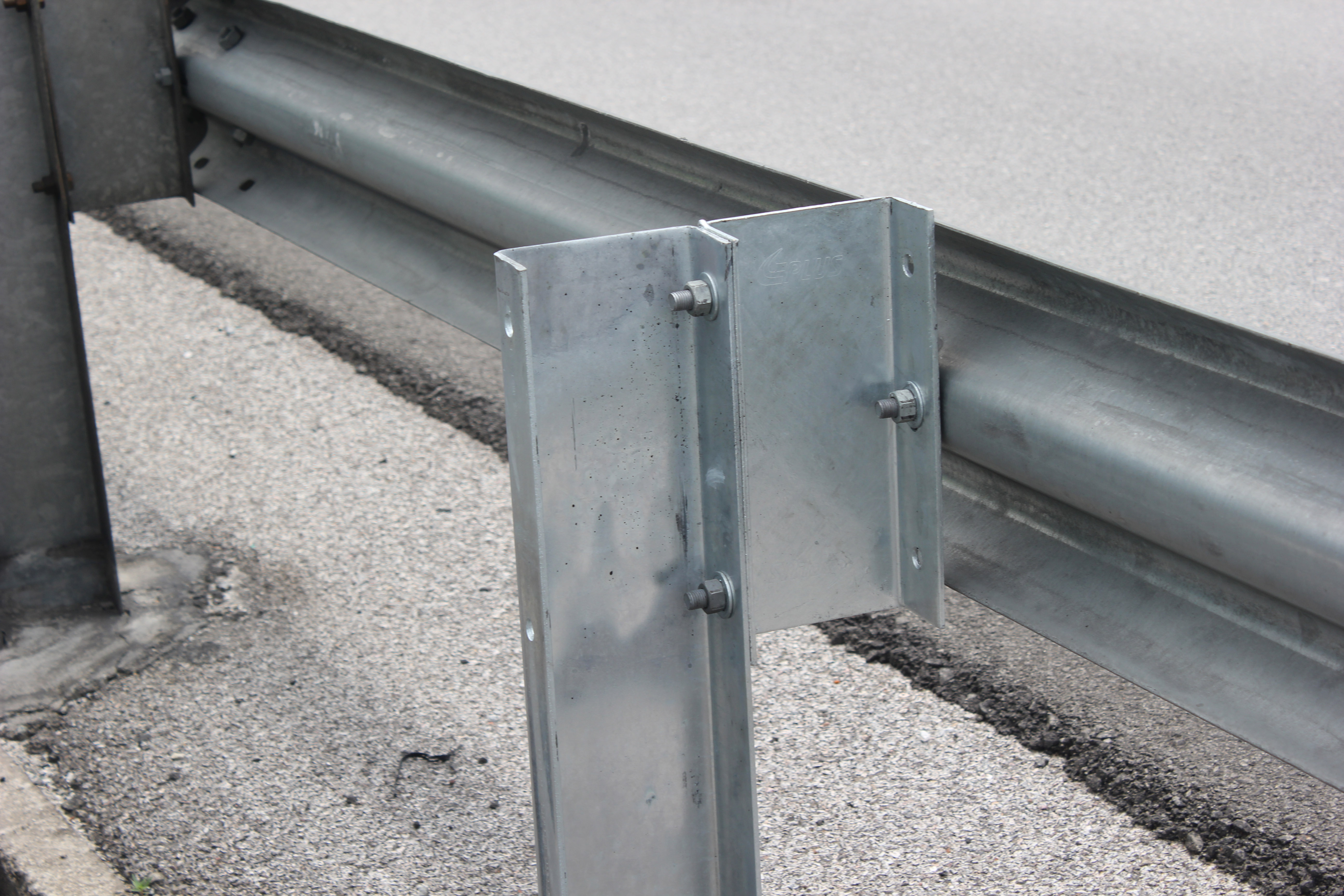 ISO 9001 W Beam Anti Collision Guardrail Galvanized Steel Highway Guardrail