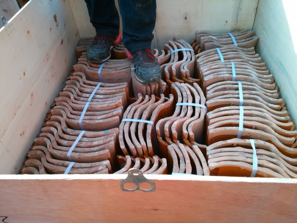 Red Ceramic Chinese Glazed Roof Tile Double Roman S Type Modern