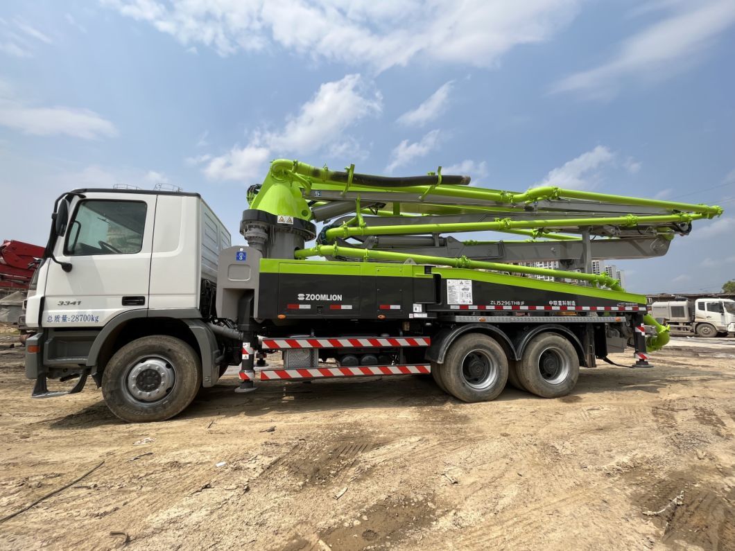 Heavy Equipment Concrete Boom Pump 2015 Zoomlion 38m Concrete Pump on Mercedes Benz