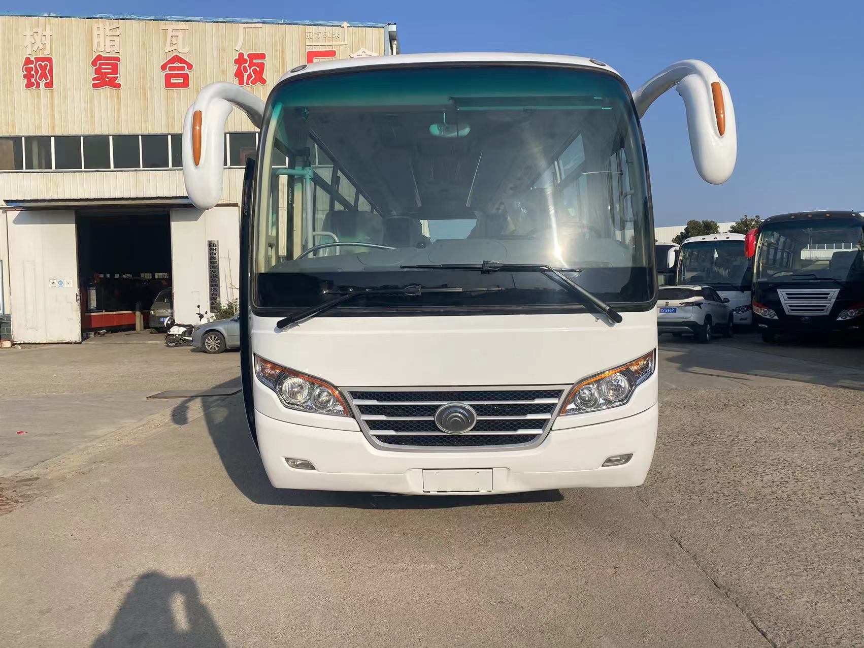 Customer's Requirement Used Higer Luxury 35 Seats Coach Bus in Perfect Condition