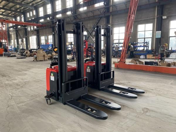 Fully Automatic Electric Pallet Stacker Forklift Truck Rated Capacity 3000 KGS