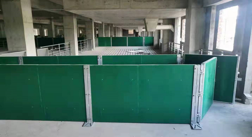 Fattening House Hollow PP Wall Panels For Pig Cages 1.25 * 1m