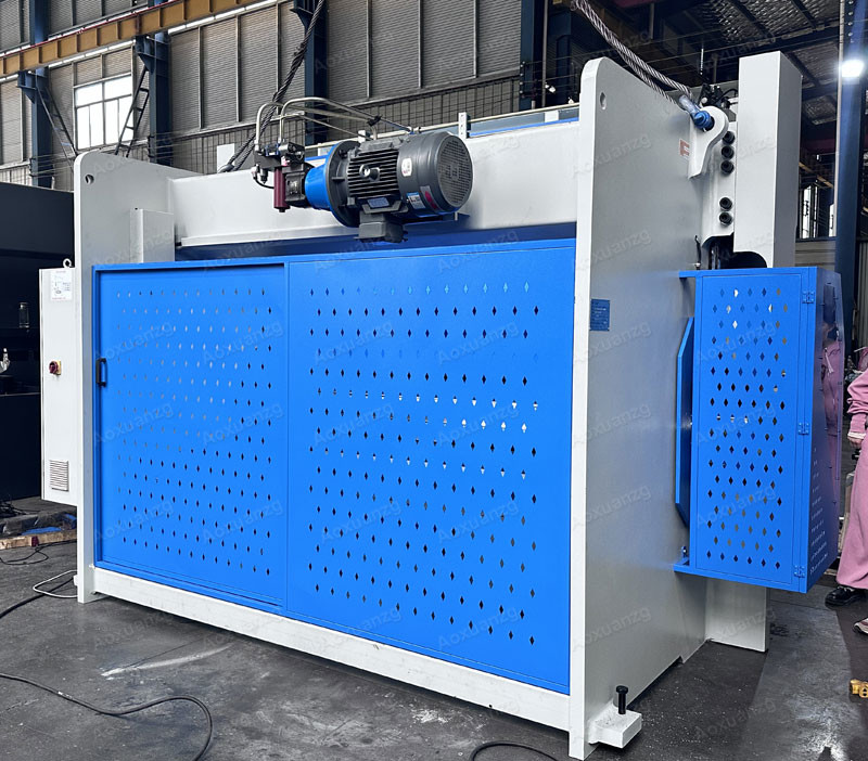 Delem DA53T DA66T 3+1/4+1/6+1/8+1 Customized Hydraulic CNC Press Brake Bending Machine