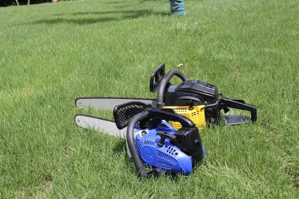 lightweight chain saw , small size ,especially for firewood cutting , gasoline
