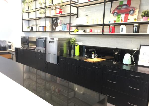 Buy cheap Commercial Black Honed Finish Quartz Countertops That Look Like Marble from wholesalers