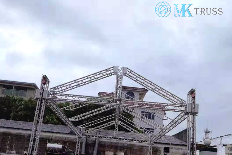 50*2mm Main Tube Portable Fast Deploying Stages Fixed Truss Structures with 20*2mm Brace Tube