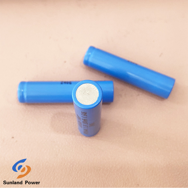 Rechargeable Lithium Battery IFR10440 AAA 3.2V LiFePO4 200mAh Cell Flat Cap