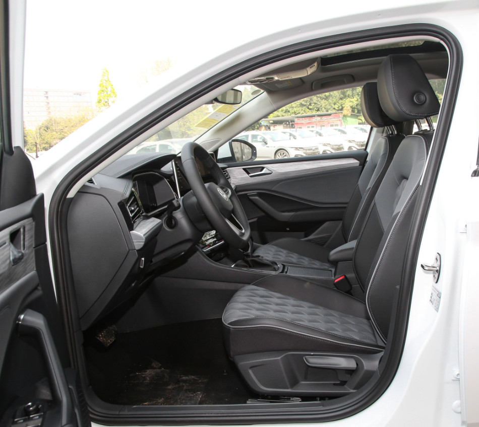 Volkswagen Sagitar 2023 280TSI 4 Door 5 Seat Sedan Compact