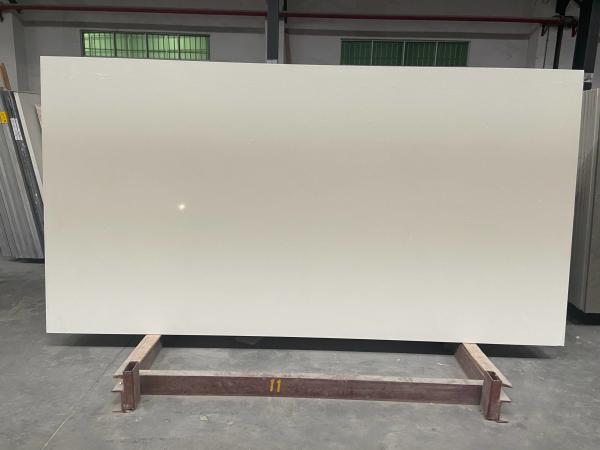 Buy cheap Antifouling Classical Artificial Quartz Stone Kitchen Island 3000*1400mm*15mm from wholesalers