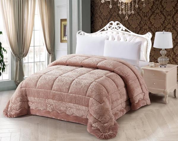 Buy cheap Luxury Flannel Pink Polyester Comforter Set For Ultimate Comfort And Warmth from wholesalers