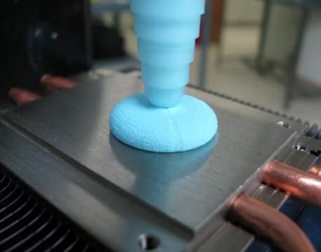 Two Part Thermal Interface Materials Blue Liquid Dispensable Thermal Gap Filler