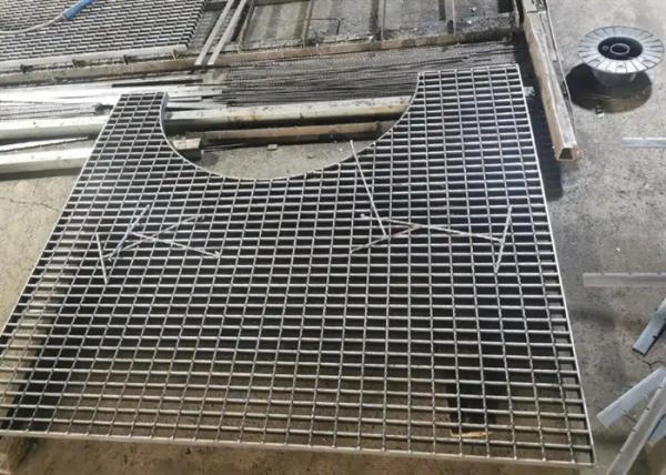 Buy cheap HDG Welded Steel Walkway Grating For Trech Cover 30*5mm ISO:9001 from wholesalers