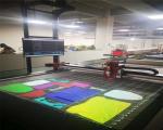 50Hz/3.5KW Voltage 1825 Automatic Paper Roll Feeding Textile Fabric Cutting