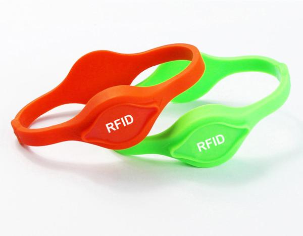 Buy cheap LF / HF Silicone Pool Pass Wristbands , Dual Chips Uhf Rfid Wristband from wholesalers