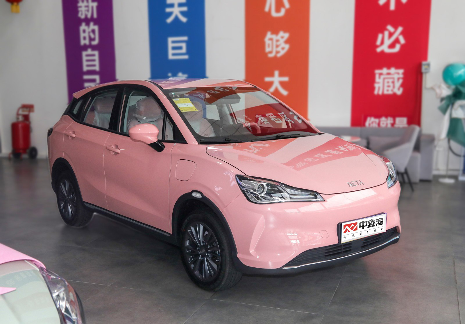 New Suv Car Electric Vehicles 5 Seater Electric Cars For Adult Nezha V 2022 Trendy 400 Lite Pink Custom