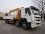 Red Sinotruk Howo Crane Truck / XCMG Crane 6.3T 8T 10T 12T Heavy Cargo Truck