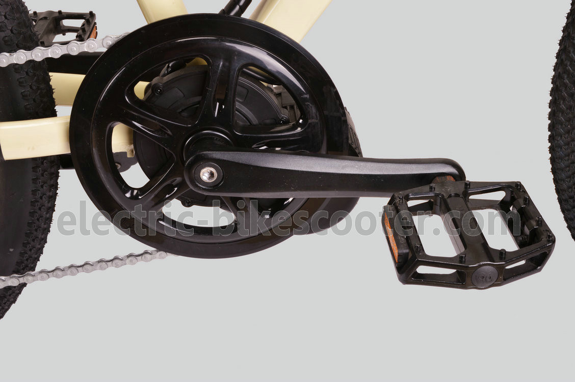 7 Speed Electric Mountain Bicycle 32km/H , 26 Inch Electric Mountain Bike Mid Gear Motor