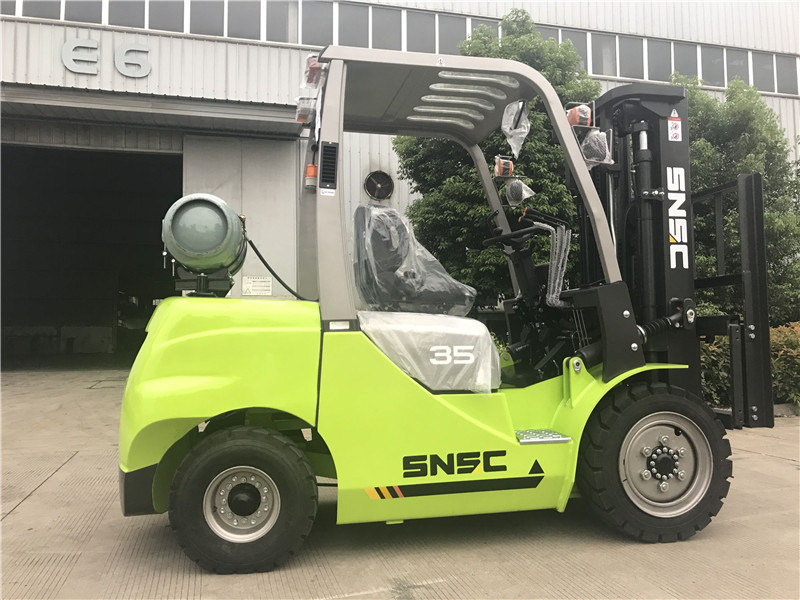Empihadeira 3.5tons Gas Engine Forklift