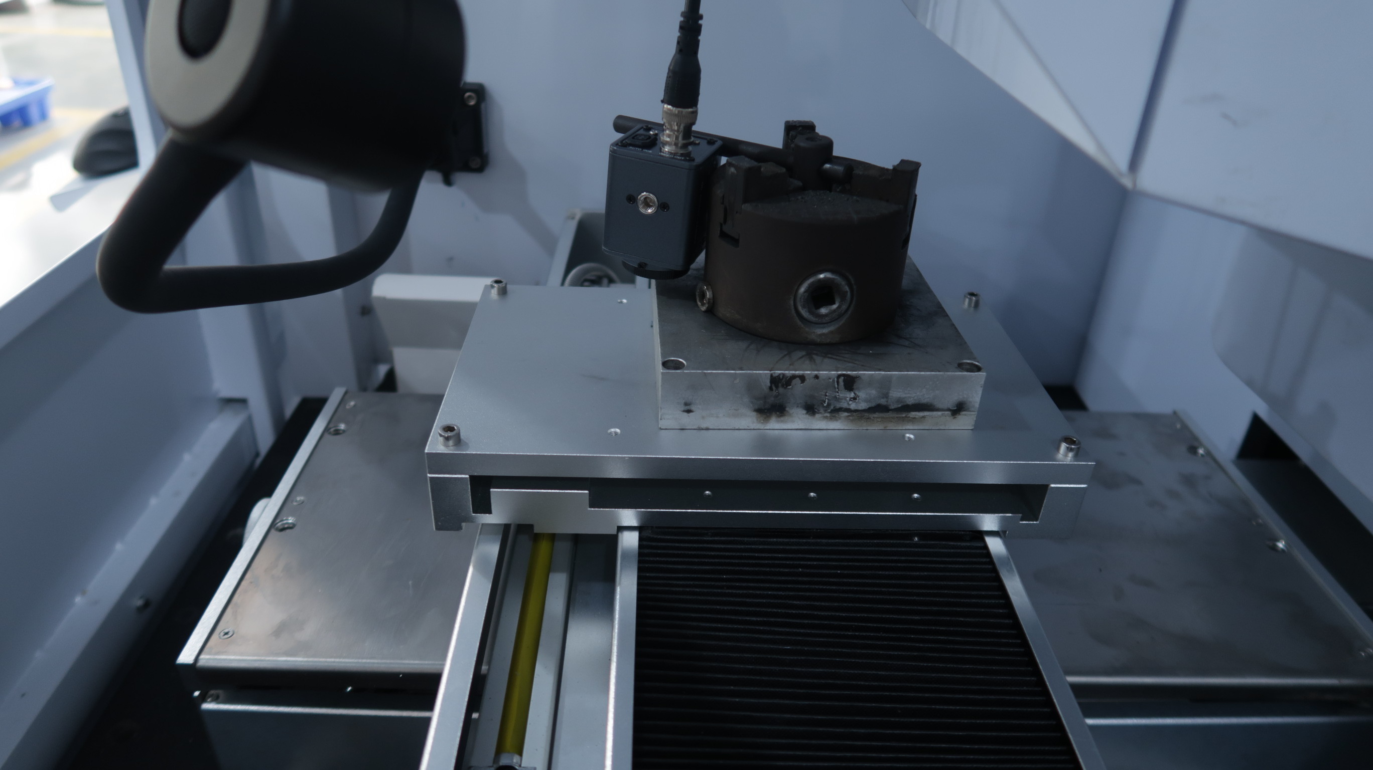 Total 4KW Power Metal Fiber Laser Cutting Machine 380V For PCD / PCBN