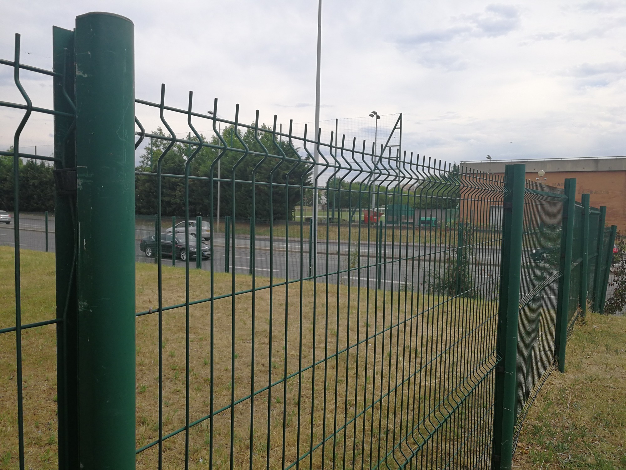 Buy cheap 3d Curvy Galvanized Welded Wire Mesh Fence 3D Triangle Mesh from wholesalers