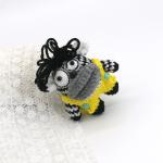 Needle Hook Knitting Doll Key Chain Big Lips Colored Handmade 8cm Size ODM