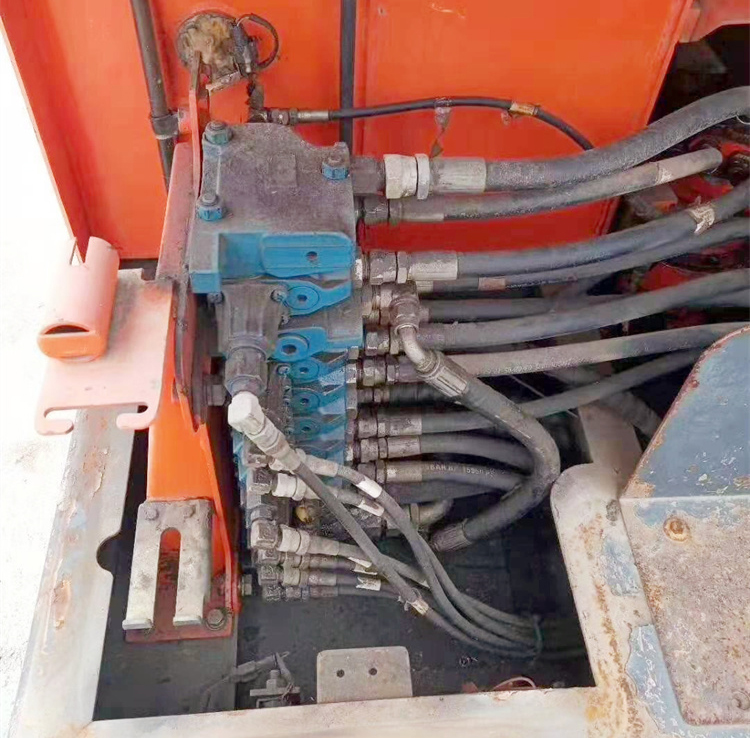 Original Hydraulic Valve Used Doosan DH80 Excavator in Good Condition 8 Ton Mini