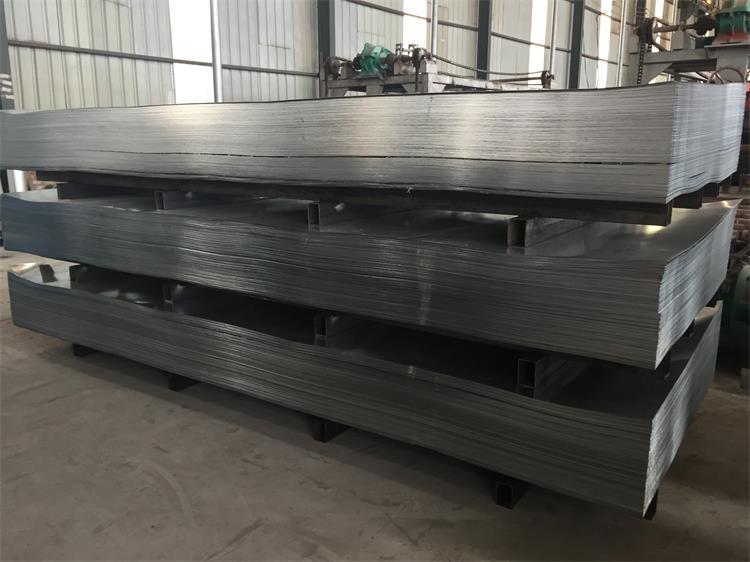 Slightly Oiled Galvanized Steel Sheet 0.12-5.0mm Hot Dipped Zinc Coated Plain Flat Finish GI Sheet for SNI Certification