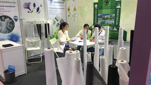 Gaoxin Polyester/Viscose Chemical Bond Nonwoven Fabric for Garment Interlining