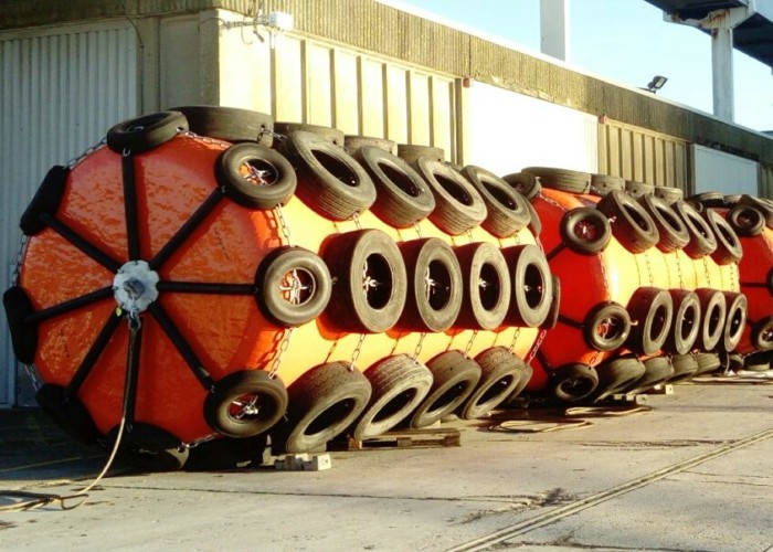 Marine Floating Foam Filled Fender For Boat Anti Leakage Aging Resistance ISO 9001