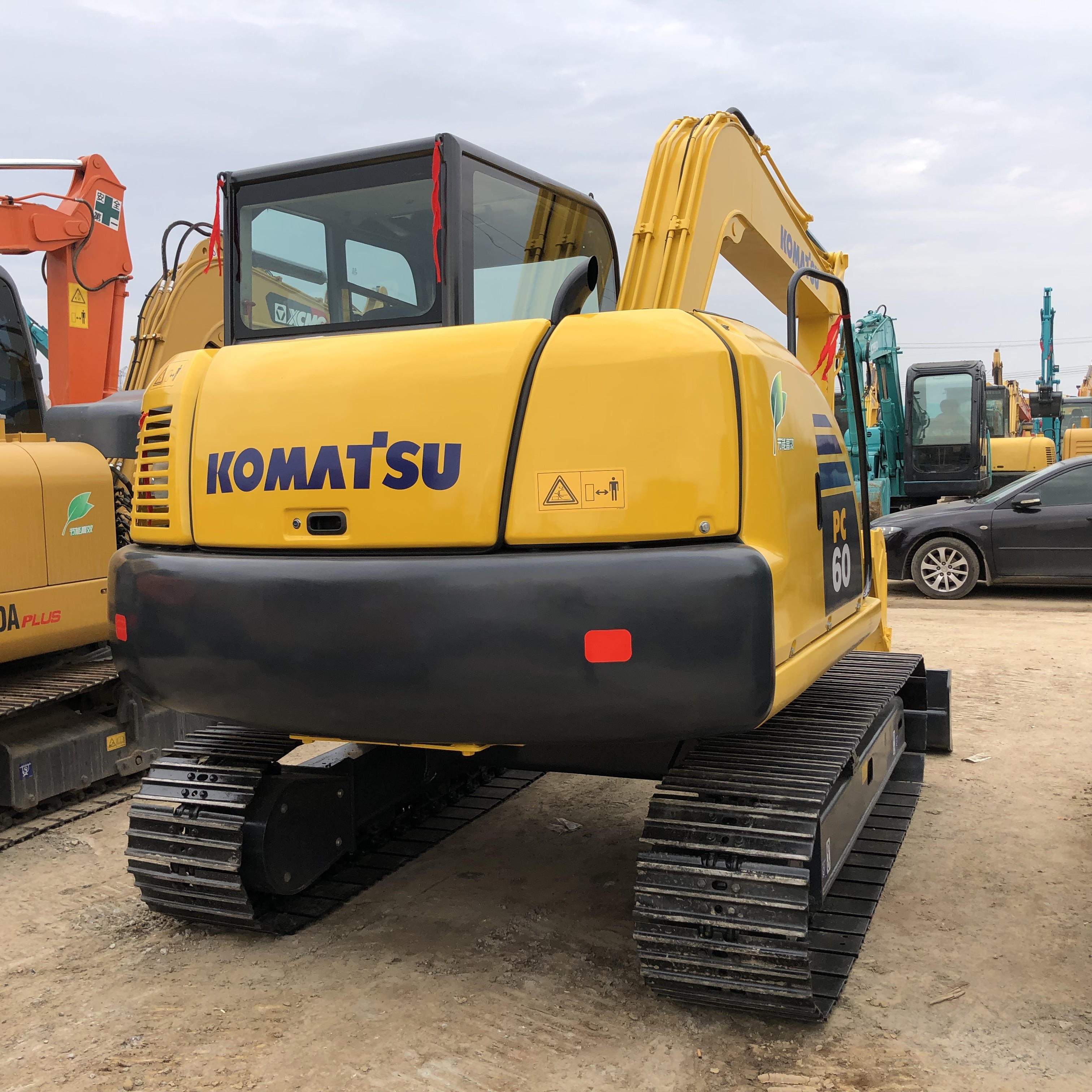 Komatsu PC60 Excavator Used Komatsu PC60 Crawler Excavator With Dozer Blade