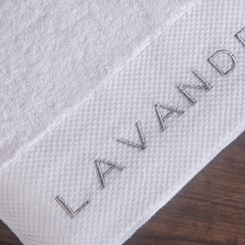 White Cotton Bath Towel of High Grade Perfect for Five Star Hotel and Beauty Salon