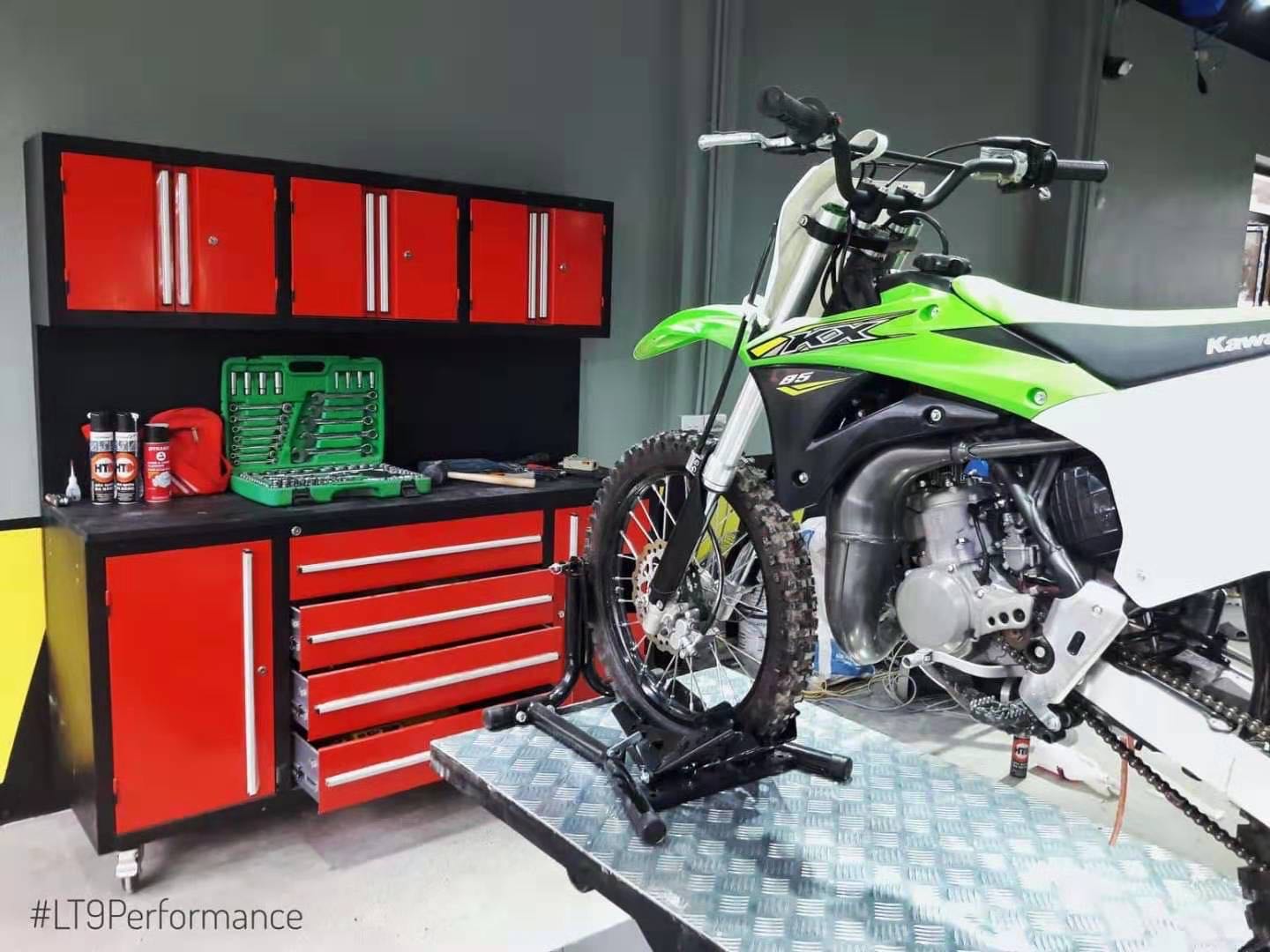 Keep Your Workshop Tidy with Heavy Duty Wheels Free Combination Garage Tool Cabinets