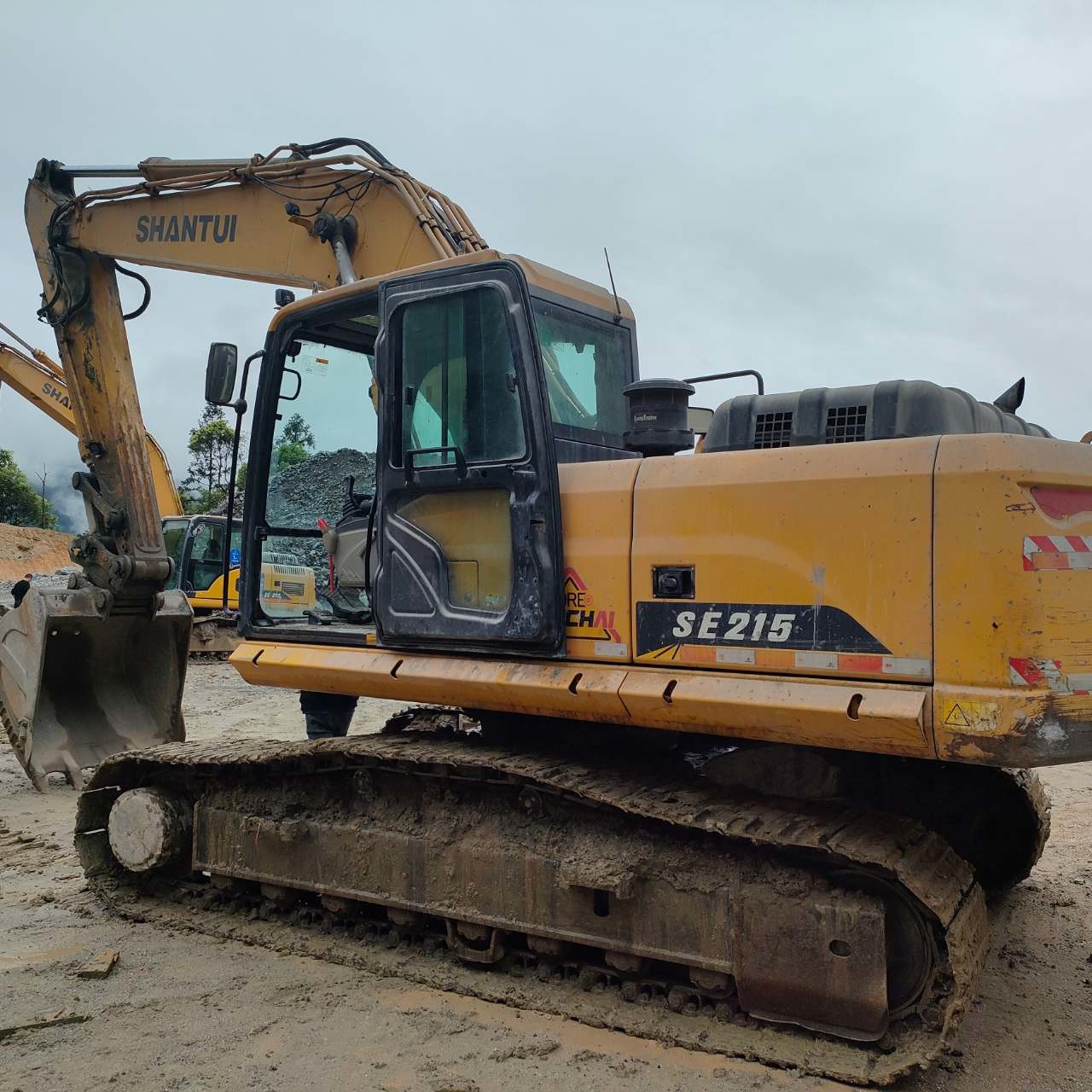 2022 Year Shantui 20800kg 0.9m3 Crawler Excavator Se215 with Powerful Engine