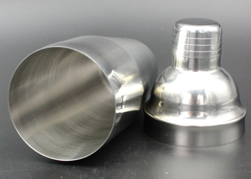 Western Style Kitchen Household Items 750ml Stainless Steel Wine Mixing Cup